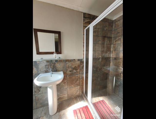 1 BEDROOM FLAT TO LET IN SASOLBURG EXT 15
